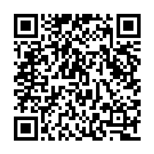 挥舞昊天锤狠狠地砸在雷神钉顶部的方形圆台上二维码生成