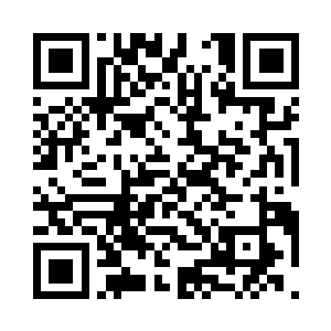 捡起地上一根铁钎猛地朝自己身体刺去二维码生成