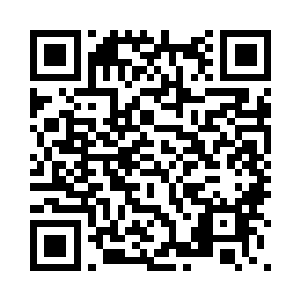 换了件银灰色软绒休闲衫和牛仔裤二维码生成