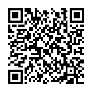 据说他曾经在雷雨天用此刀斩断过天上落下的雷电二维码生成