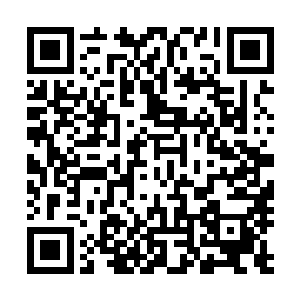 据说刚才这处州府机场的塔台都直到搬出了那位陛下的名头二维码生成