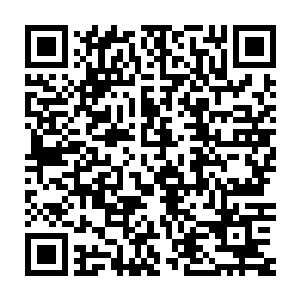 据说是……在其中一个被杀的女死者的身边物品上残留着凶手的精液二维码生成