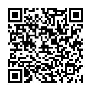 掉落下来的黑色金属分解成一个个极小的金属颗粒二维码生成