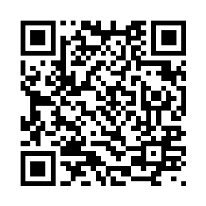 掏出了一张看起来非常华贵的卡片二维码生成