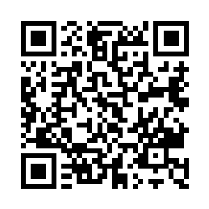 排成整齐的三列纵队沿着道路一侧朝他们走来二维码生成