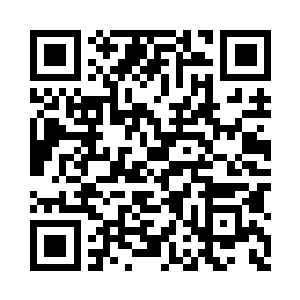 接下来的廊柱便都是巨人各种顶天立地的形象二维码生成