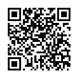 接着以不可预估的速度从顶点直接飞了出去二维码生成