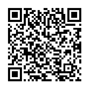 接着带着我和八两叔几转几转转到了一个类似仓库的地方二维码生成