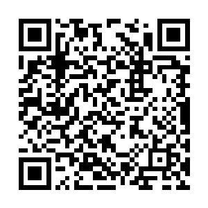 接着是一片无边无际的黑暗在他眼前蔓延开来……二维码生成