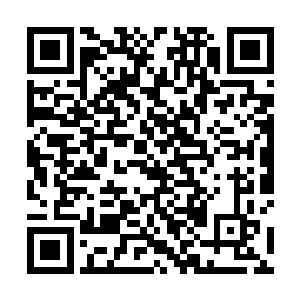 接着精神意念力带出一块玉花石悄悄出来缓慢落在地上二维码生成