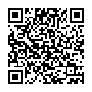 接过帽子甩甩袖子就大步流星的向自己的官廨走去二维码生成