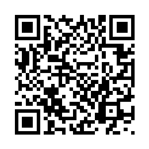 接连五块被认为是废料的翡翠原石二维码生成