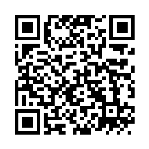 插着几块切割得整整齐齐的血色晶体二维码生成