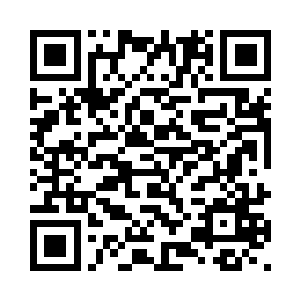 握着岳京的手脚似笑非笑地望着他二维码生成