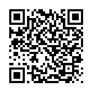 搅动的天空中出现了一个巨型漩涡二维码生成