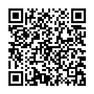 搞得店里面的伙计掌柜什么的都忙得脚后跟打后脑勺的连轴转二维码生成