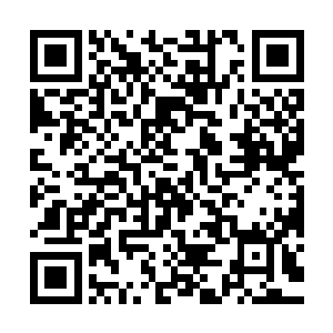 摄像机也趁机补拍了几个杨紫琼扮演的崔妮蒂驾驶直升机的镜头二维码生成