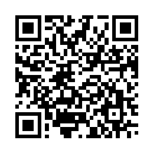 摄影师安东尼则敬业地跟随着霍莉二维码生成