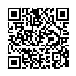 摘了一片树叶的徐凤年盘膝坐于墓碑前二维码生成