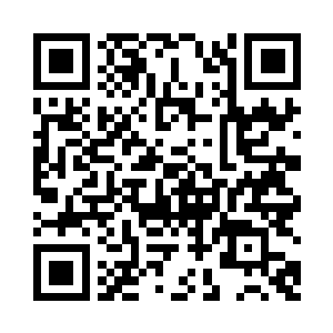 摩根出门的时候身边可少不了保镖二维码生成