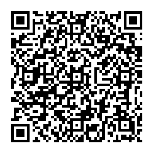 摩罗斯手中那闪烁着璀璨七彩光辉的长剑也是直接击溃了楚旬身上闪耀的青铜光辉和五彩光辉二维码生成