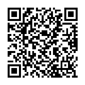 收到以后凌菲忍着笑伸手把龙战脸上的雪给擦掉二维码生成