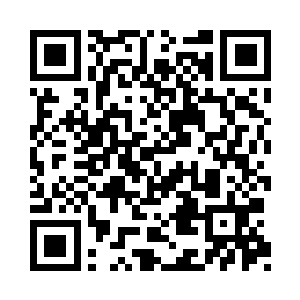 收捡尸体的同时把死伤者的武器也都带上了二维码生成
