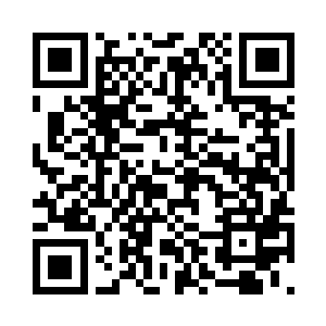 放在桌上的白瓷香炉里的烟越来越小二维码生成