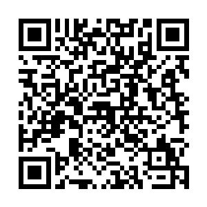 放开了速度的古三正三人很快将身后人马给甩远了距离二维码生成