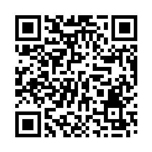 故意摆了个风情万种的姿势冲他妩媚一笑道二维码生成