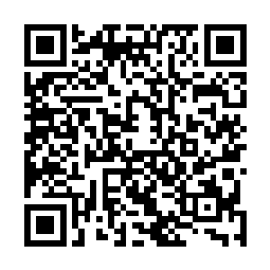 敏感地感觉到有一个强大得自己绝对不是对手的人在靠近二维码生成