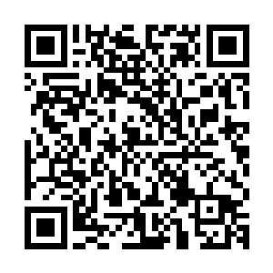 敏锐地听觉让他将客厅里徐敏静和李雨彤的对话都听得一清二楚二维码生成