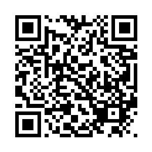 整个世界的一切似乎都跟着他的慢动作二维码生成