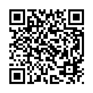 整个主体都用坚硬的花岗石块堆积二维码生成