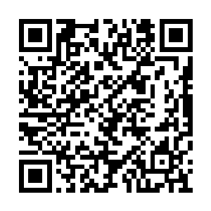 文武百官和那些士兵哗然一声突然推开宫殿大门二维码生成