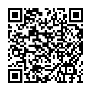 断墙那边传来了离宫教士们整齐而压抑的脚步声二维码生成