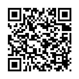 斯皮尔伯格戴着标志的小圆框眼镜二维码生成