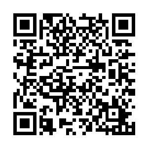 方炎也同样在网络上见到杜青出席活动的一些照片二维码生成