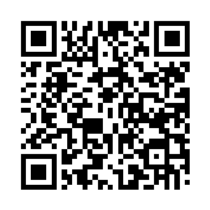 方炎把大理石茶几上的柠檬水递给陆朝歌二维码生成