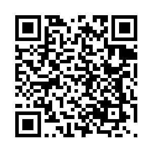 方运发现这些火焰其实是在不断移动二维码生成