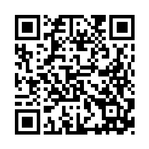 施凝雪不动声色的避开了施有德的触碰二维码生成