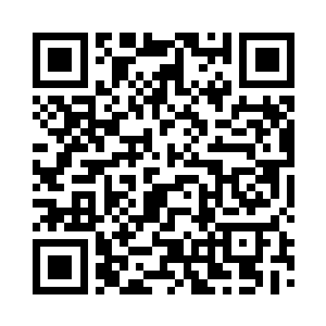 施德中带着施家的精英弟子都站在那里二维码生成