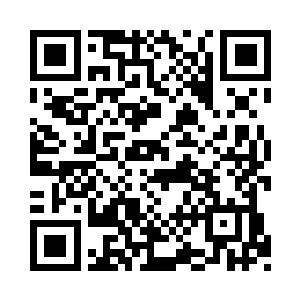 施雅倩还以为杨肖玫没听明白自己刚才说的话二维码生成