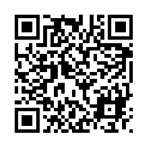 旁侧玻璃窗的深色帷幕也缓缓落下二维码生成