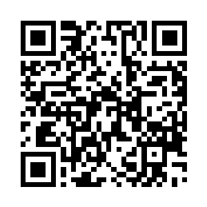 旁边一条大黄狗趴在地上懒洋洋的晒太阳二维码生成