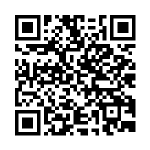 旁边坐着的秦哲也是满脸着急的看着她二维码生成