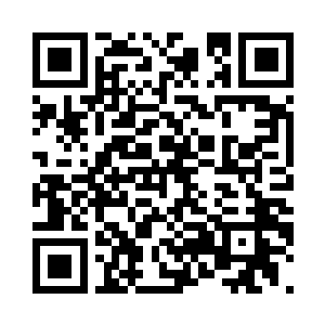 旁边的大汉也是来开了另外一边的门二维码生成