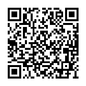 旁边的石头砌成墙角就被崩开一点渣子溅到脸上二维码生成