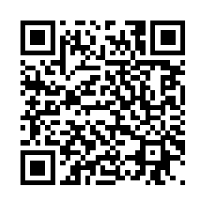 旁边的老人脚步便也完全同步的动了二维码生成