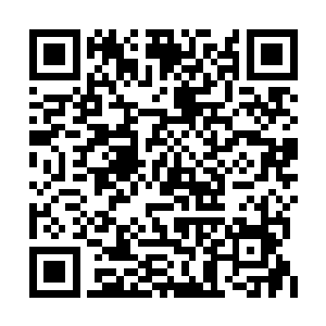 旁边赤着胳膊的汉字又一次挥舞起了手中的鼓捶二维码生成